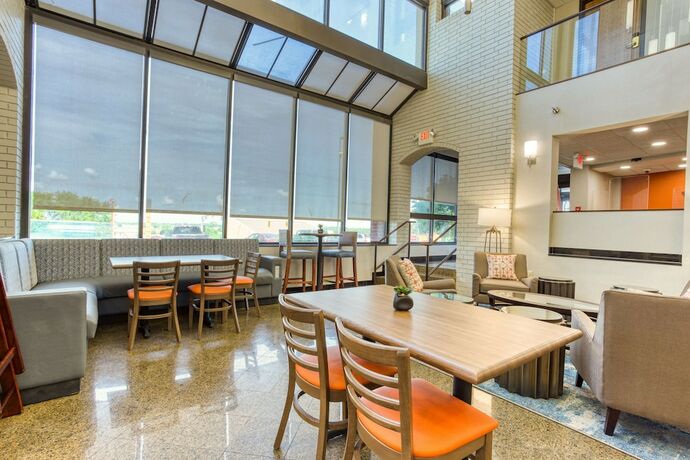 Imagen del bar/restaurante del Hotel Drury Inn And Suites St. Louis Collinsville. Foto 4