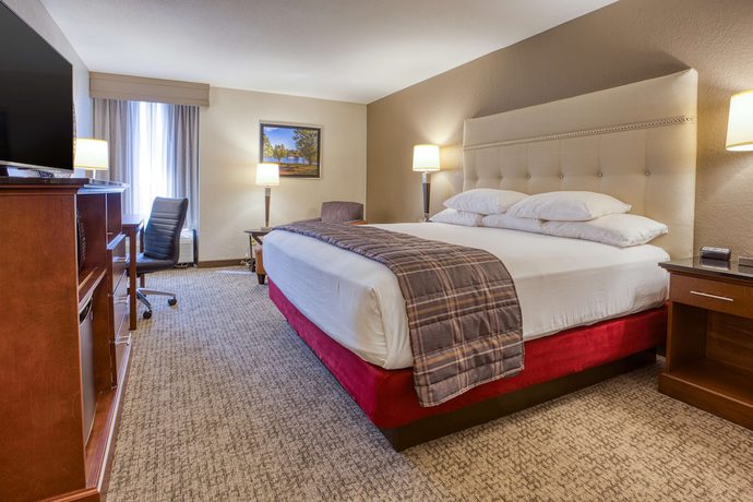 Imagen de la habitación del Hotel Drury Inn And Suites St. Louis Fairview Heights. Foto 2