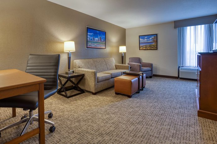 Imagen de la habitación del Hotel Drury Inn And Suites St. Louis Fairview Heights. Foto 15