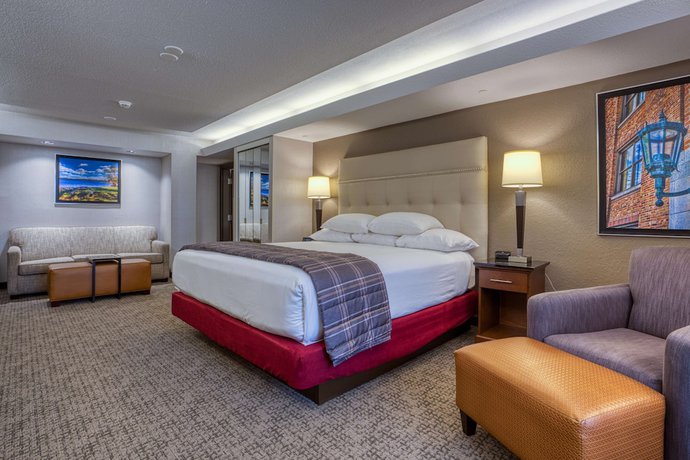 Imagen de la habitación del Hotel Drury Inn And Suites St. Louis Fairview Heights. Foto 18