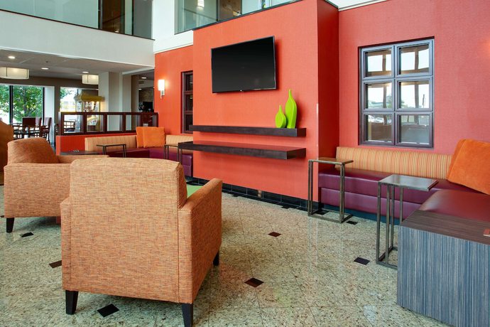 Imagen de los interiores del Hotel Drury Inn And Suites Terre Haute. Foto 15