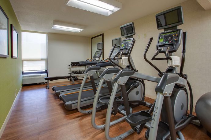 Imagen de los interiores del Hotel Drury Inn And Suites Terre Haute. Foto 17