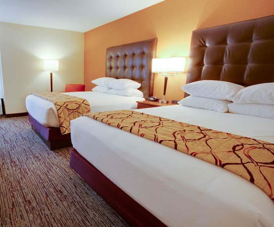 Imagen de la habitación del Hotel Drury Inn And Suites Terre Haute. Foto 12