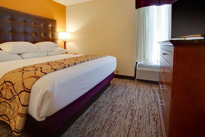 Imagen de la habitación del Hotel Drury Inn And Suites Terre Haute. Foto 13