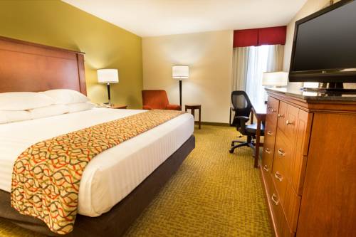 Imagen de la habitación del Hotel Drury Inn & Suites Charlotte University Place. Foto 3