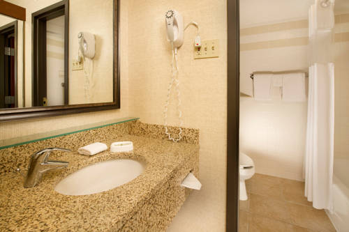 Imagen de la habitación del Hotel Drury Inn & Suites Findlay. Foto 5