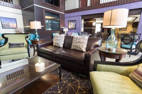 Imagen de la habitación del Hotel Drury Inn and Suites Atlanta Morrow. Foto 2