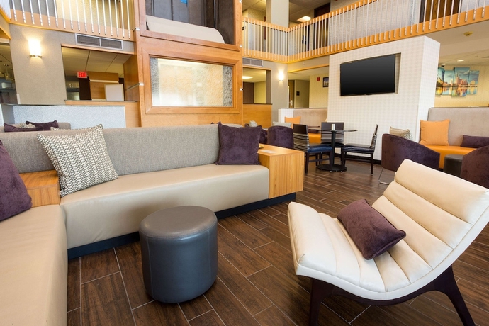 Imagen de los interiores del Hotel Drury Inn and Suites Austin North. Foto 14