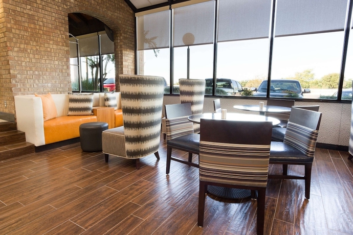 Imagen de los interiores del Hotel Drury Inn and Suites Austin North. Foto 15