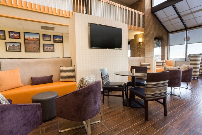 Imagen de los interiores del Hotel Drury Inn and Suites Austin North. Foto 16
