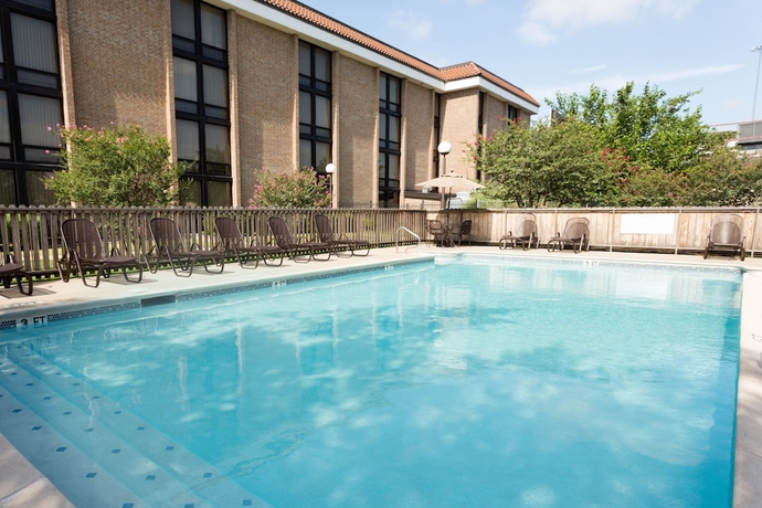 Imagen de la piscina del Hotel Drury Inn and Suites Austin North. Foto 19