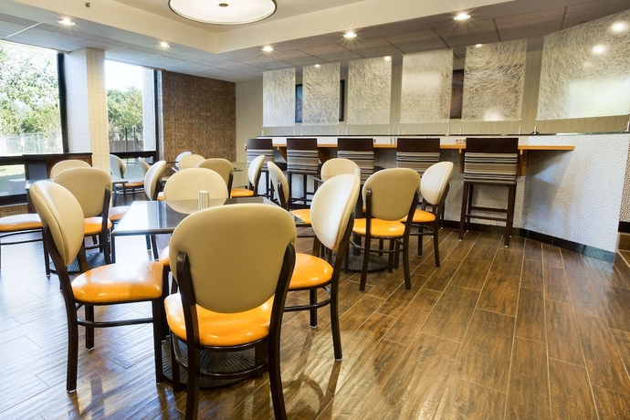 Imagen del bar/restaurante del Hotel Drury Inn and Suites Austin North. Foto 3