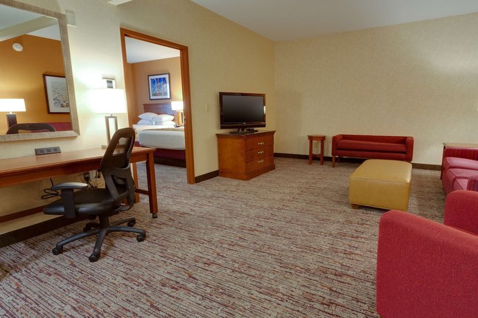 Imagen de la habitación del Hotel Drury Inn and Suites Baton Rouge. Foto 14