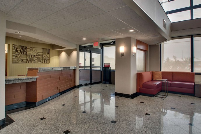 Imagen de los interiores del Hotel Drury Inn and Suites Bowling Green. Foto 15