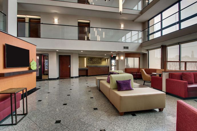 Imagen de los interiores del Hotel Drury Inn and Suites Bowling Green. Foto 16