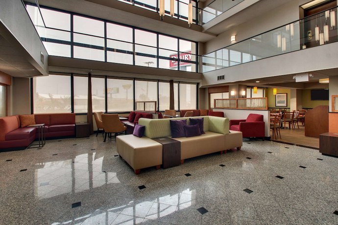 Imagen de los interiores del Hotel Drury Inn and Suites Bowling Green. Foto 18