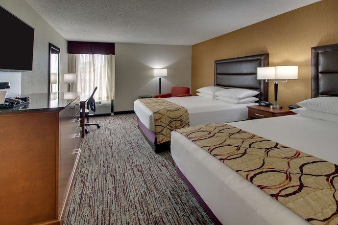Imagen de la habitación del Hotel Drury Inn and Suites Bowling Green. Foto 7