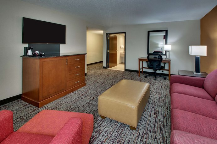 Imagen de la habitación del Hotel Drury Inn and Suites Bowling Green. Foto 8