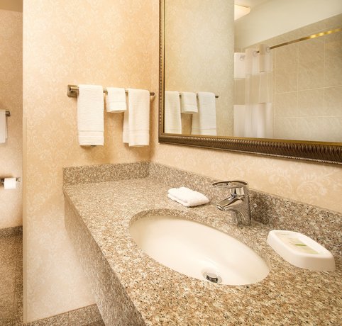 Imagen de la habitación del Hotel Drury Inn and Suites Cincinnati Sharonville. Foto 11