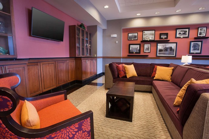 Imagen de los interiores del Hotel Drury Inn and Suites Cincinnati Sharonville. Foto 17