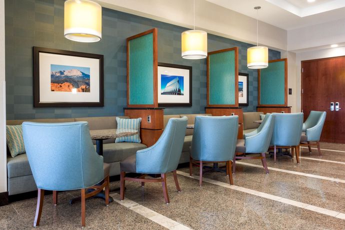 Imagen de los interiores del Hotel Drury Inn and Suites Colorado Springs Near The Air Force Academy. Foto 8