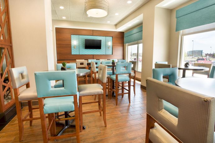 Imagen de los interiores del Hotel Drury Inn and Suites Colorado Springs Near The Air Force Academy. Foto 10