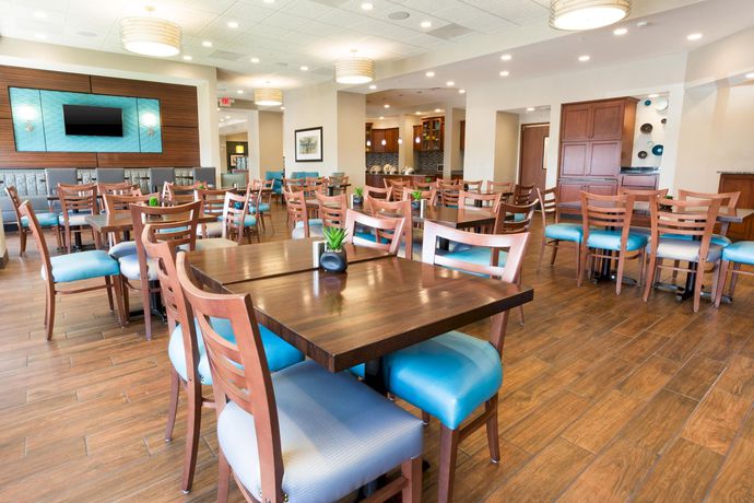 Imagen del bar/restaurante del Hotel Drury Inn and Suites Colorado Springs Near The Air Force Academy. Foto 3