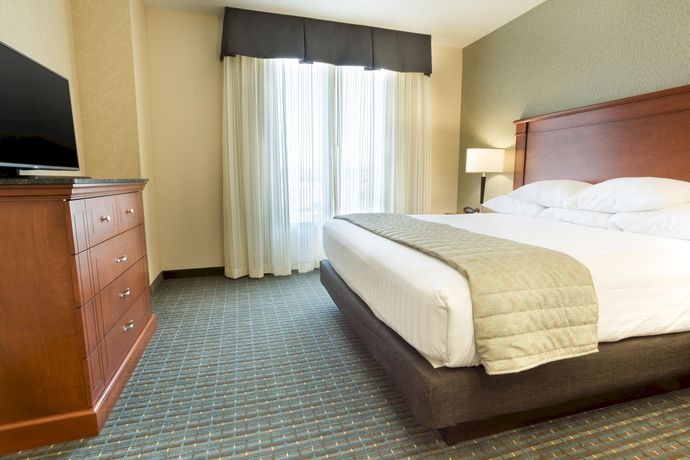 Imagen de la habitación del Hotel Drury Inn and Suites Colorado Springs Near The Air Force Academy. Foto 6