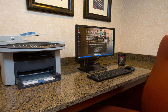 Imagen de los interiores del Hotel Drury Inn and Suites Columbia Stadium Boulevard. Foto 14
