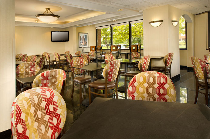 Imagen de los interiores del Hotel Drury Inn and Suites Columbus Dublin. Foto 10