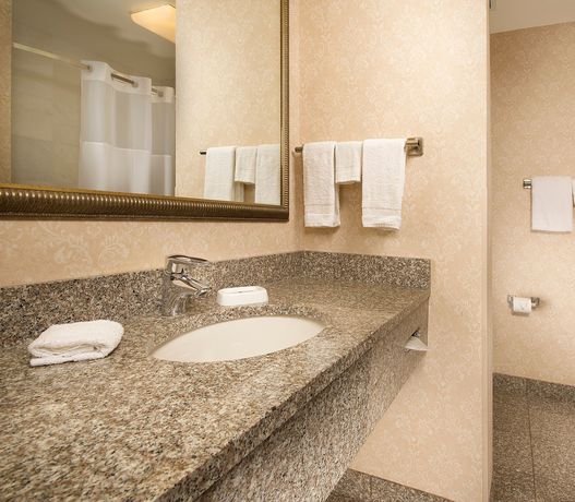 Imagen de la habitación del Hotel Drury Inn and Suites Columbus Grove City. Foto 6