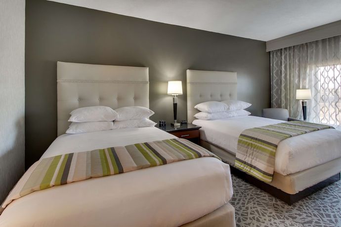 Imagen de la habitación del Hotel Drury Inn and Suites Columbus Polaris. Foto 5