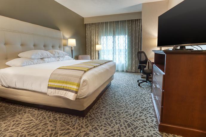 Imagen de la habitación del Hotel Drury Inn and Suites Columbus Polaris. Foto 9