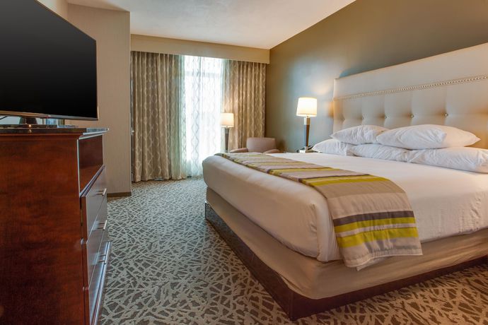 Imagen de la habitación del Hotel Drury Inn and Suites Columbus Polaris. Foto 12