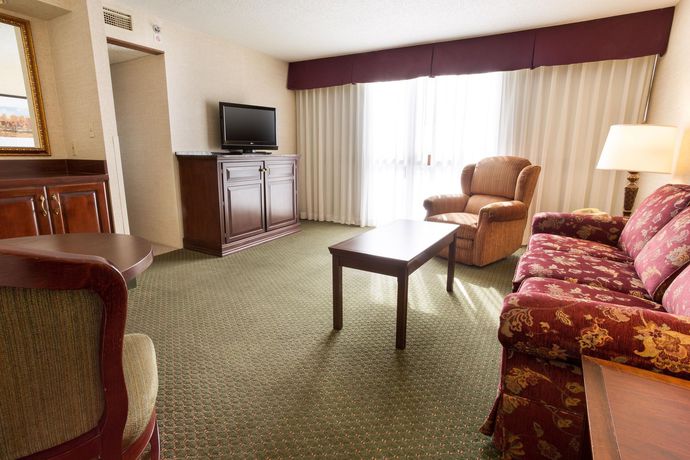 Imagen de los interiores del Hotel Drury Inn and Suites Evansville East. Foto 11