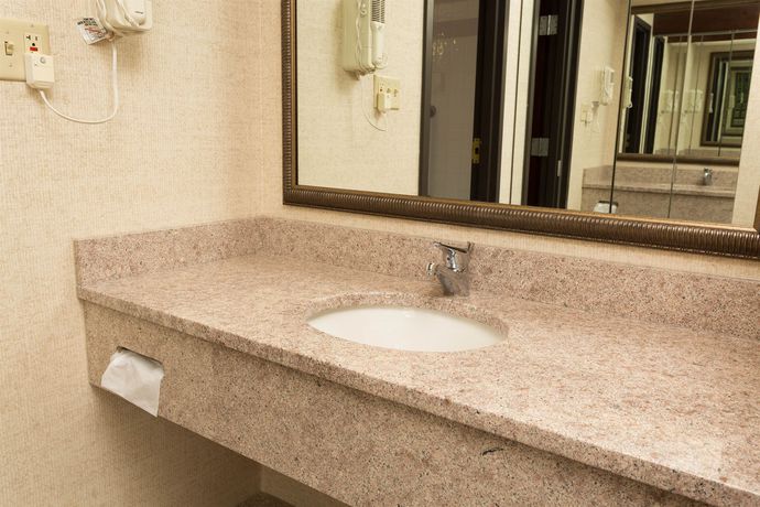 Imagen de los interiores del Hotel Drury Inn and Suites Evansville East. Foto 14