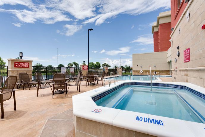 Imagen de la piscina del Hotel Drury Inn and Suites Fort Myers Airport FGCU. Foto 19