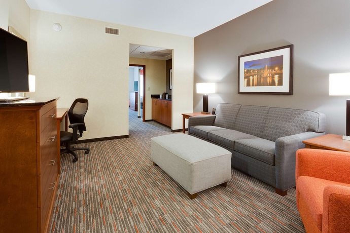 Imagen de la habitación del Hotel Drury Inn and Suites Fort Myers Airport FGCU. Foto 9