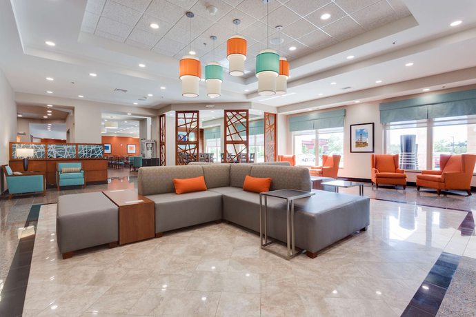 Imagen de los interiores del Hotel Drury Inn and Suites Fort Myers Airport FGCU. Foto 16