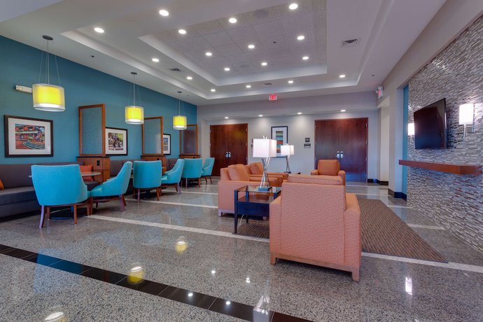 Imagen de los interiores del Hotel Drury Inn and Suites Gainesville. Foto 17