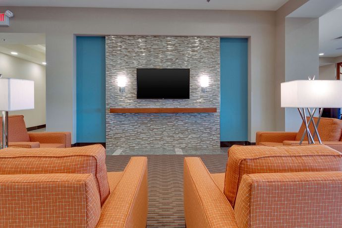 Imagen de los interiores del Hotel Drury Inn and Suites Gainesville. Foto 19