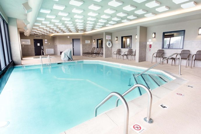 Imagen de la piscina del Hotel Drury Inn and Suites Kansas City Airport. Foto 20