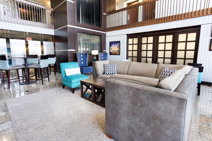 Imagen de los interiores del Hotel Drury Inn and Suites Kansas City Airport. Foto 17