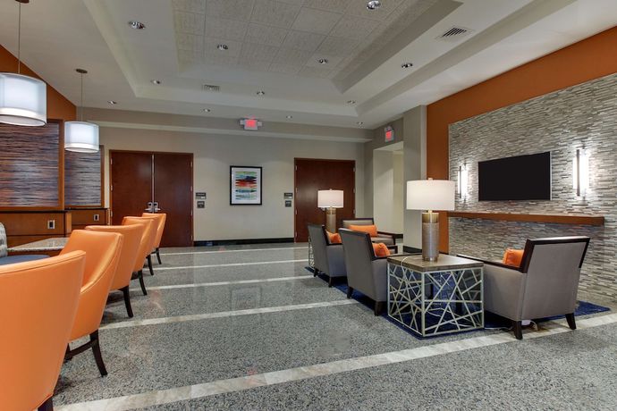 Imagen de los interiores del Hotel Drury Inn and Suites Knoxville West. Foto 16