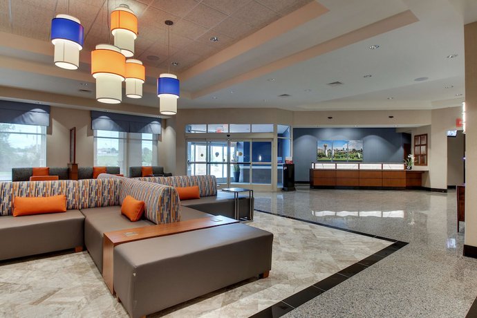 Imagen de los interiores del Hotel Drury Inn and Suites Knoxville West. Foto 17