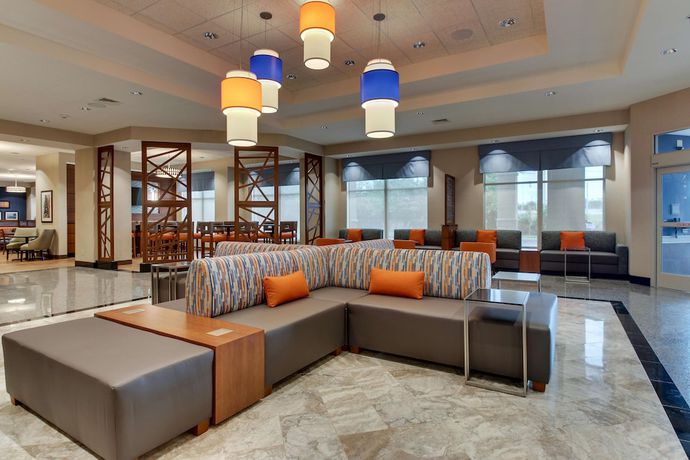 Imagen de los interiores del Hotel Drury Inn and Suites Knoxville West. Foto 18