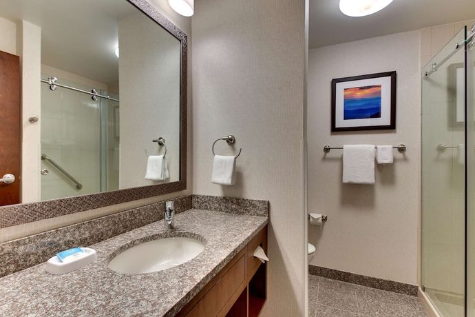 Imagen de la habitación del Hotel Drury Inn and Suites Knoxville West. Foto 7