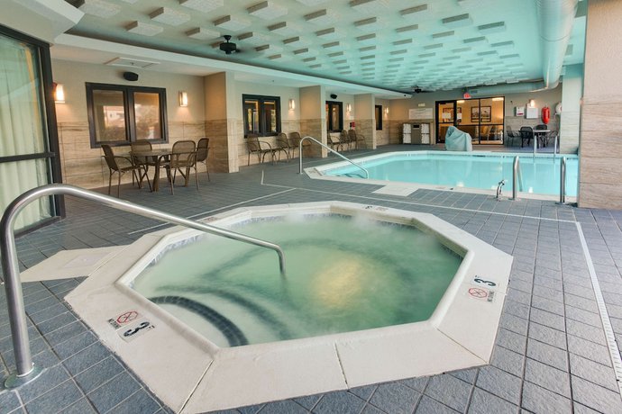 Imagen de la piscina del Hotel Drury Inn and Suites Louisville East. Foto 20