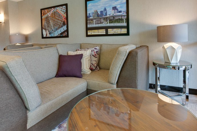 Imagen de los interiores del Hotel Drury Inn and Suites Louisville East. Foto 17