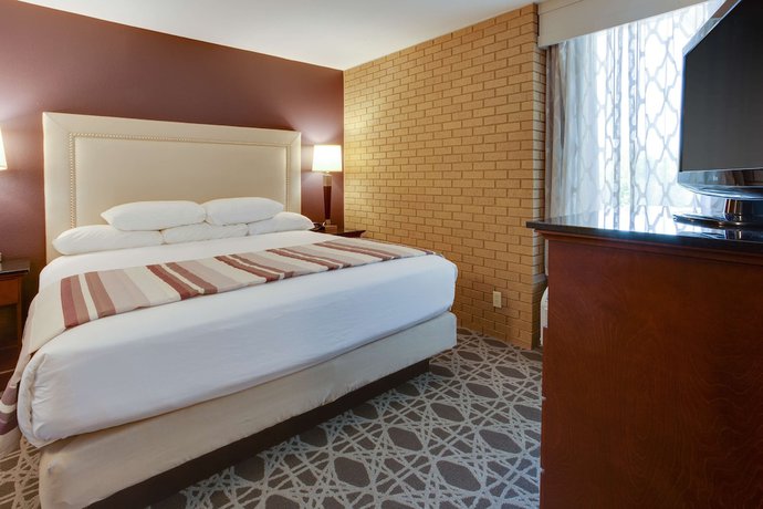 Imagen de la habitación del Hotel Drury Inn and Suites Louisville East. Foto 16